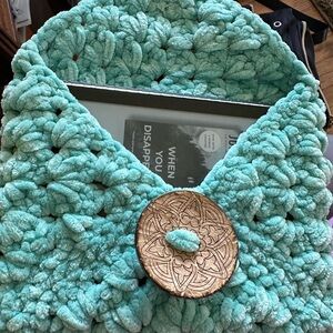 Hand crocheted kindle cover